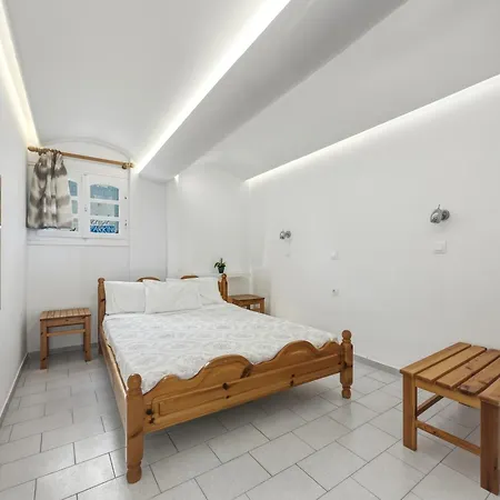 Stavros Beachfront Domes By Kottas Hotell