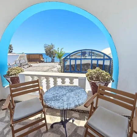 Stavros Beachfront Domes By Kottas * Perivolos (Santorini)