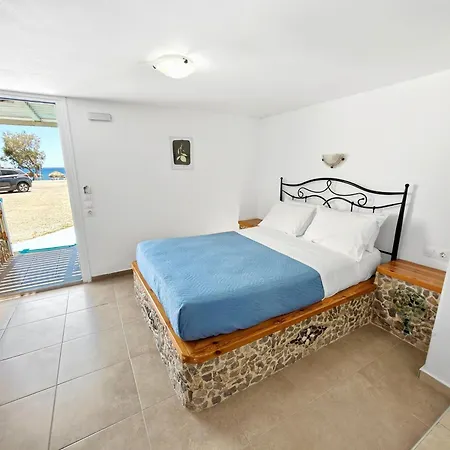 Stavros Beachfront Domes By Kottas * Perivolos (Santorini)