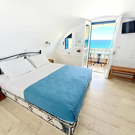 Stavros Beachfront Domes By Kottas Hotell *