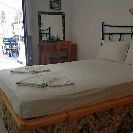 Stavros Hotel Perivolos (Santorini)